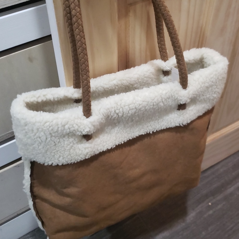 The walking company Zealand microsuede tote
